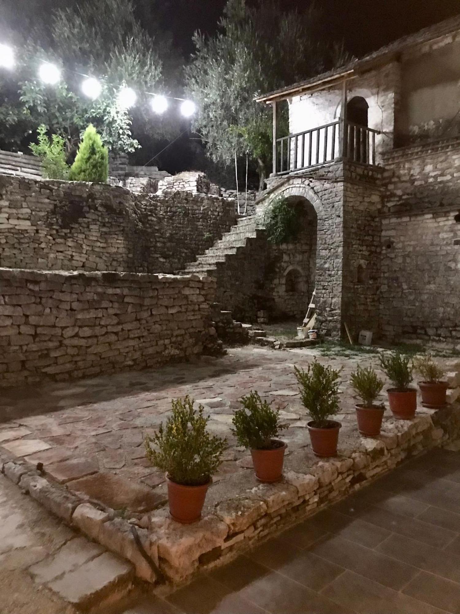 Vila Eri Гирокастра Экстерьер фото