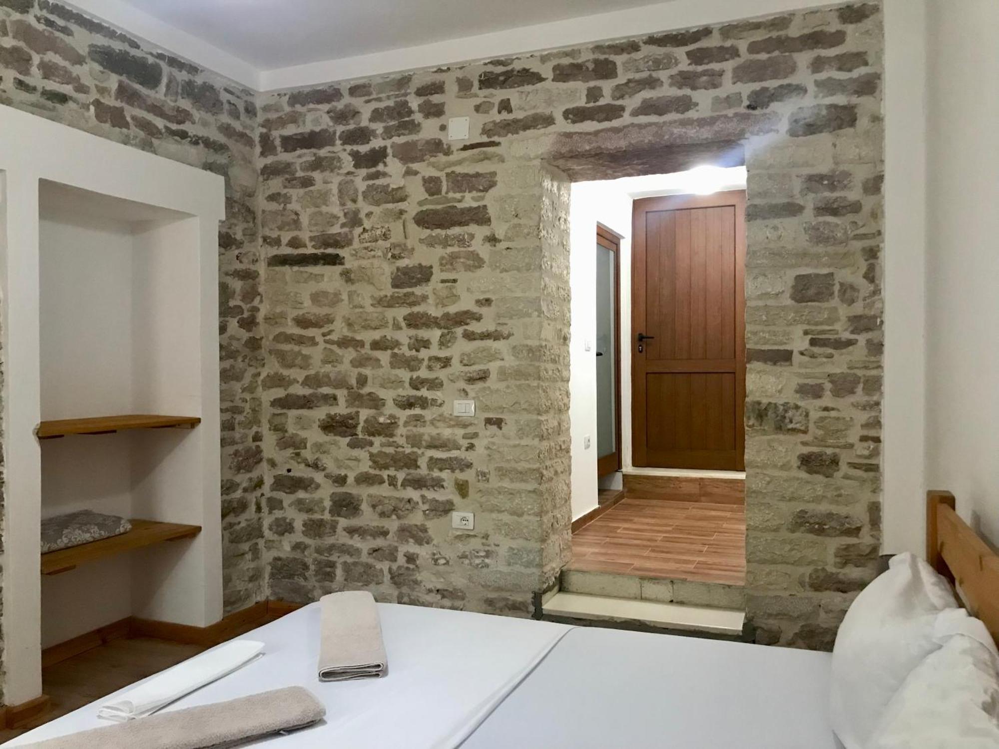 Vila Eri Гирокастра Экстерьер фото