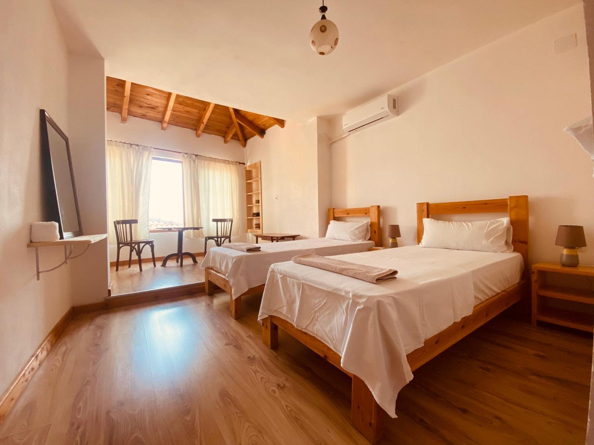 Vila Eri Гирокастра Экстерьер фото